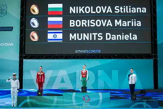 Стилияна Николова с европейска титла на бухалки и два сребърни медала на топка и лента 