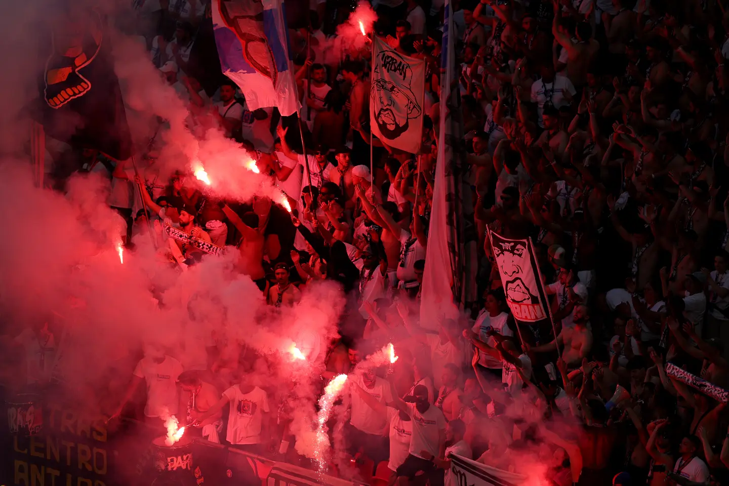 Фенове на ПСЖ / Getty Images