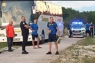 Скандал в аматьорски бараж - полицейски коли ескортират Крумовград (ВИДЕО)
