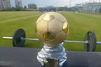 Георги Костадинов даде приза за голмайстор на Евертон (ВИДЕО)