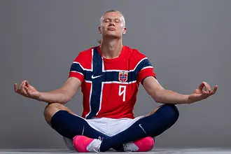 Холанд сменя името на фланелката си в чест на своята майка