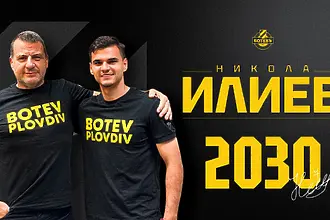 Ботев Пловдив задържа Никола Илиев с дълъг договор