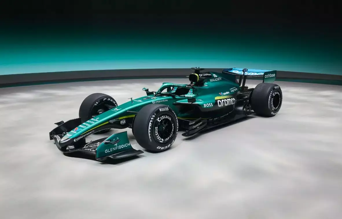 Астън Мартин / X/AstonMartinF1