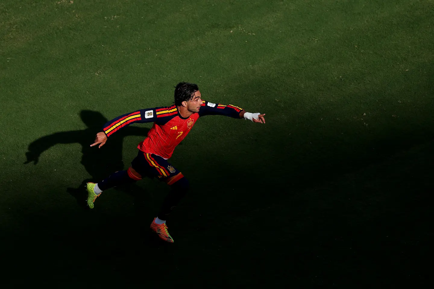 Феран Торес се нареди до Марио Гьотце