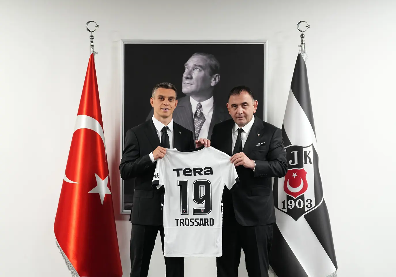 Леандро Тросар подписа с Бешикташ / x.com/Besiktas