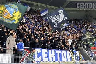 Организираните фенове на Левски от Сектор Б разпространиха ярост...