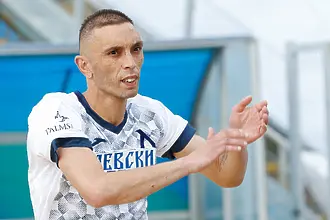 Емблематичен играч на Левски окачи бутонките