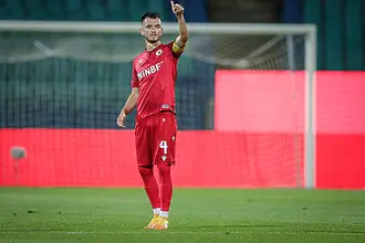 Адриан Лапеня е замразен от началото на сезона и няма нито една ми...