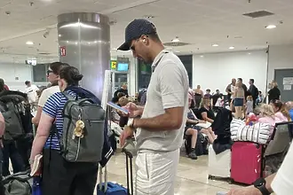 Родри лети с нискобюджетна линия вместо като ВИП или частен самолет (ВИДЕО)