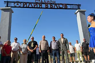 Христо Стоичков участва в церемония по именуване на градския стадион в Кнежа