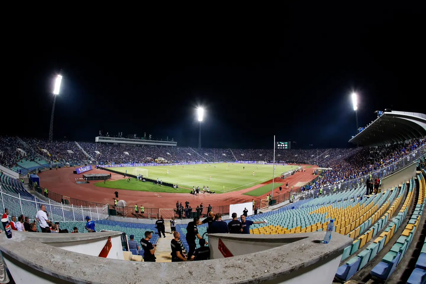 Феновете на Левски на Националния стадион / startphoto.bg
