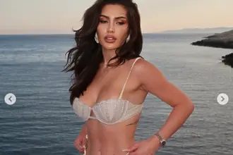 Дъщеря на словенски политик, която се снима за Playboy, се появи на парти на Лейкърс