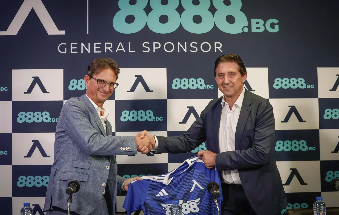 Даниел Боримиров и Димитър Ганев, изпълнителен директор на 8888 / startphoto.bg