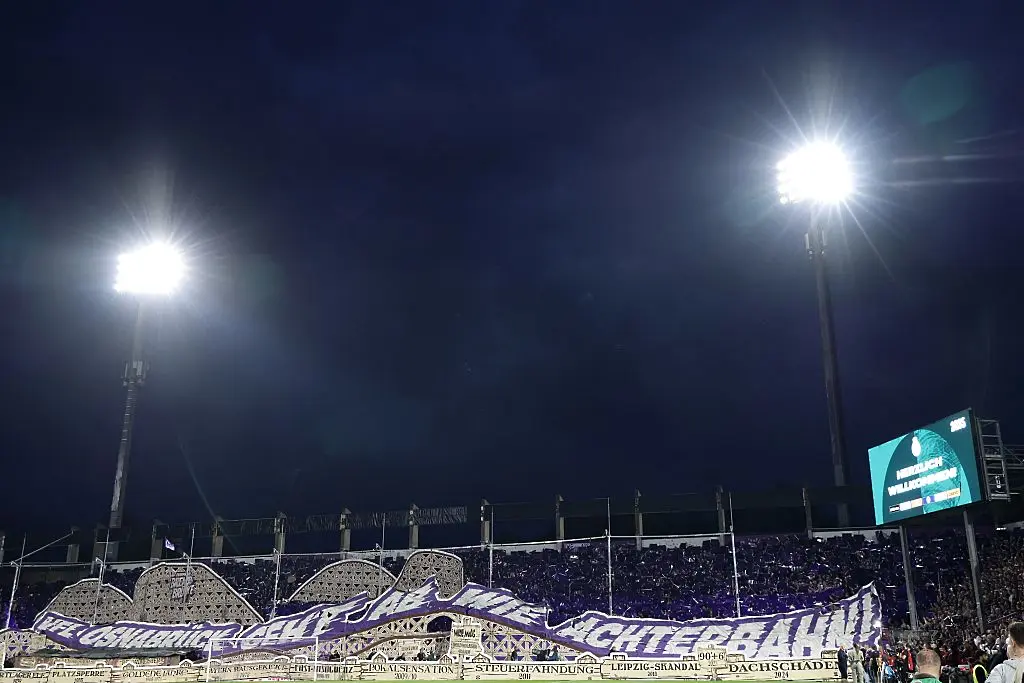 Хореография с влакче на ужасите на феновете на Оснабрюк / Getty Images 