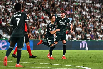 Реал Мадрид се срина от 2:0, но събра сили за драматични три точки