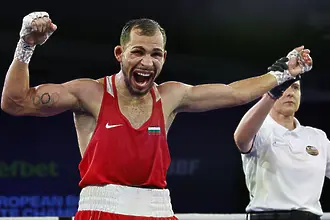 Радослав Росенов донесе първия медал за България от Европейското първенство по бокс в София
