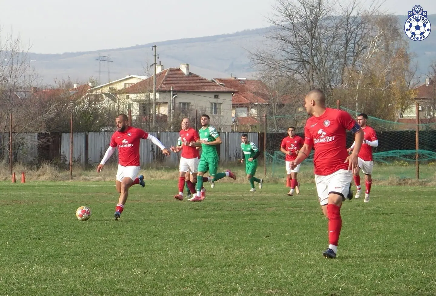 Александър Александров - Алвеша с екипа на Надежда Доброславци / fcnadezhda.com