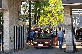 Блокада за автобуса на ЦСКА пред стадиона на Локомотив Пловдив