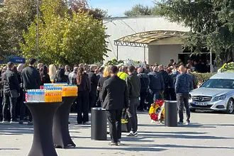 Пловдив се сбогува с Илиян Филипов, над 2000 души го изпратиха в последния му път