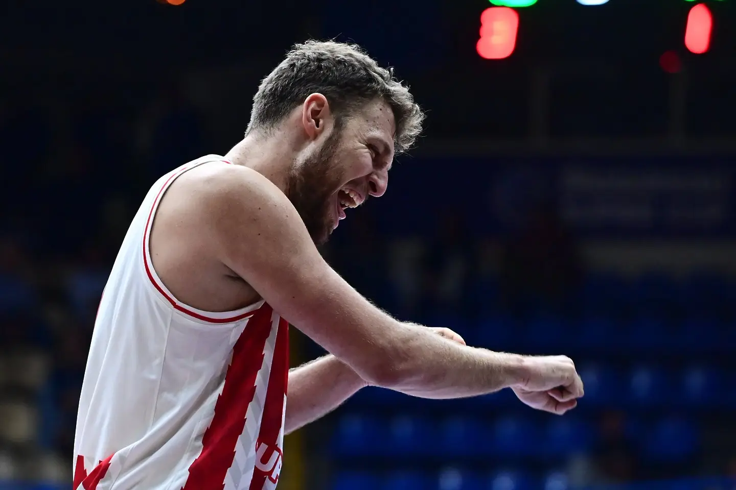 Александър Везенков / www.facebook.com/olympiacosbc