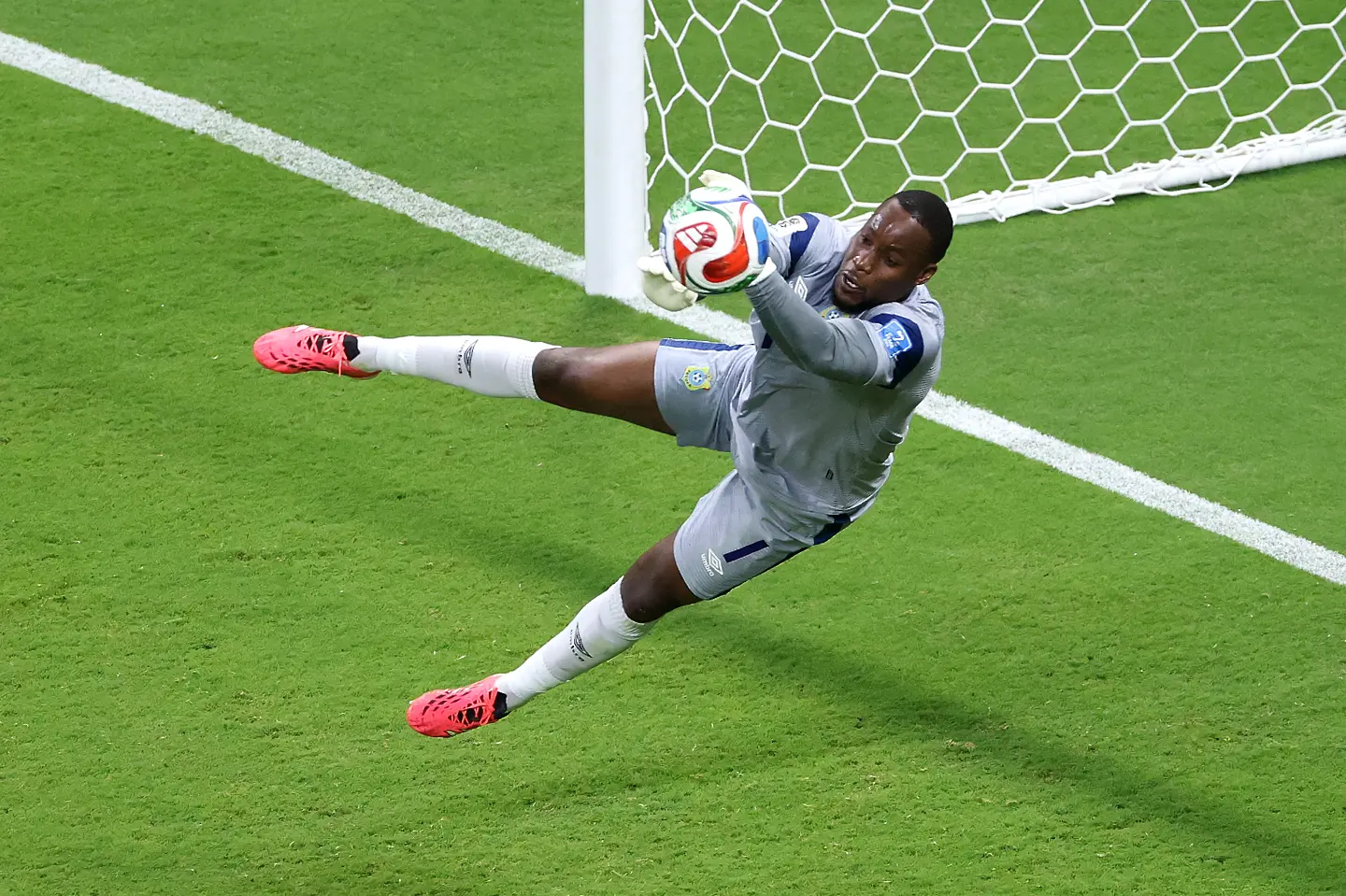 Лионел Мпаси / Getty Images
