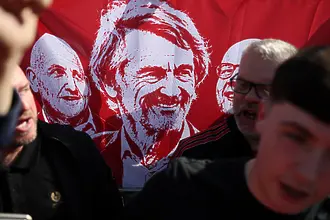 Проблемите за сър Джим Ратклиф и компания на „Олд Трафорд“ продъ...