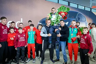Грандиозно посрещане за Новиков и Милов след златото и бронза в Астана