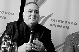 Поклонението пред Слави Бинев ще е в събота