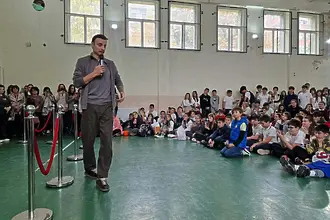 Бербатов се срещна с ученици и млади футболни таланти в Стара Загора