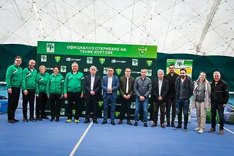 Тенис кортове с четири различни настилки бяха открити в Спортен комплекс „Бонсист“